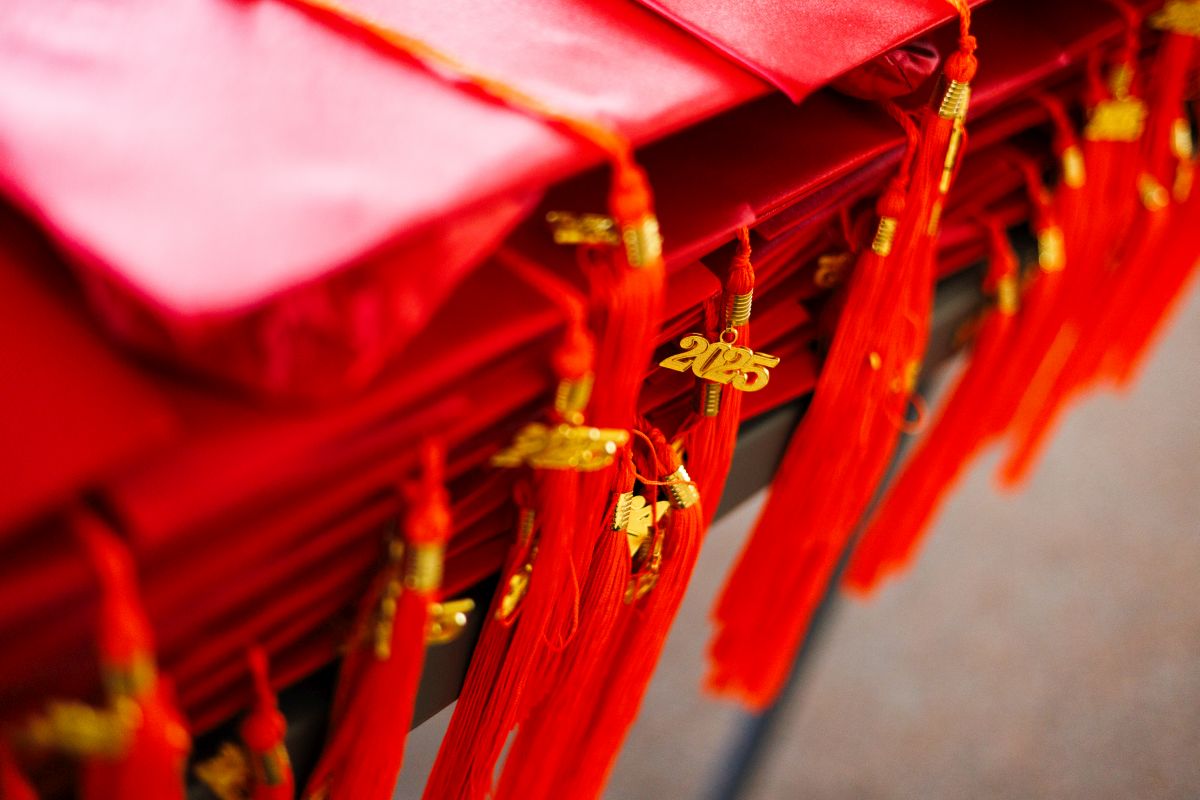 U KD Vatroslava Lisinskog održana je 21. promocija diplomanata Sveučilišta VERN'