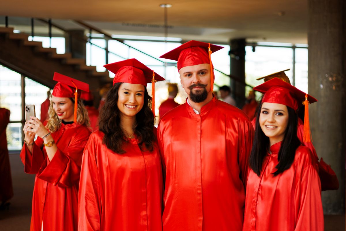 U KD Vatroslava Lisinskog održana je 21. promocija diplomanata Sveučilišta VERN'