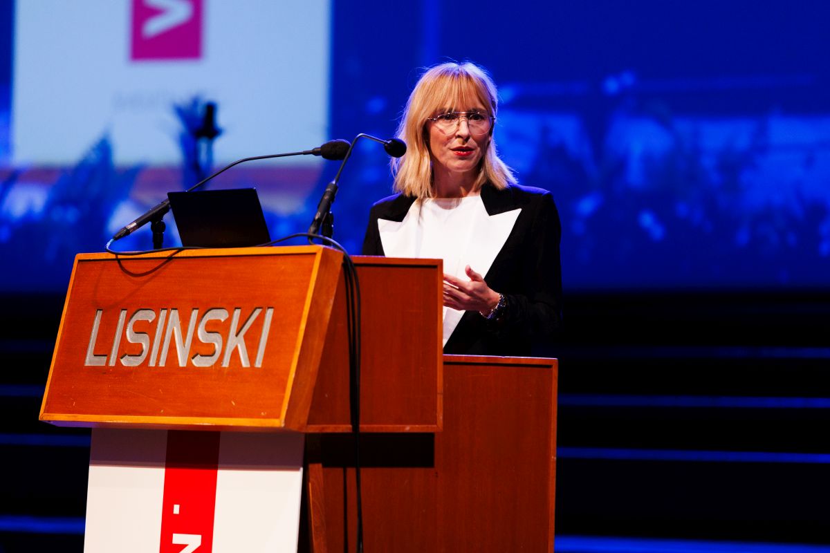 Iva Šulentić, voditeljica 21. promocije diplomanata Sveučilišta VERN'