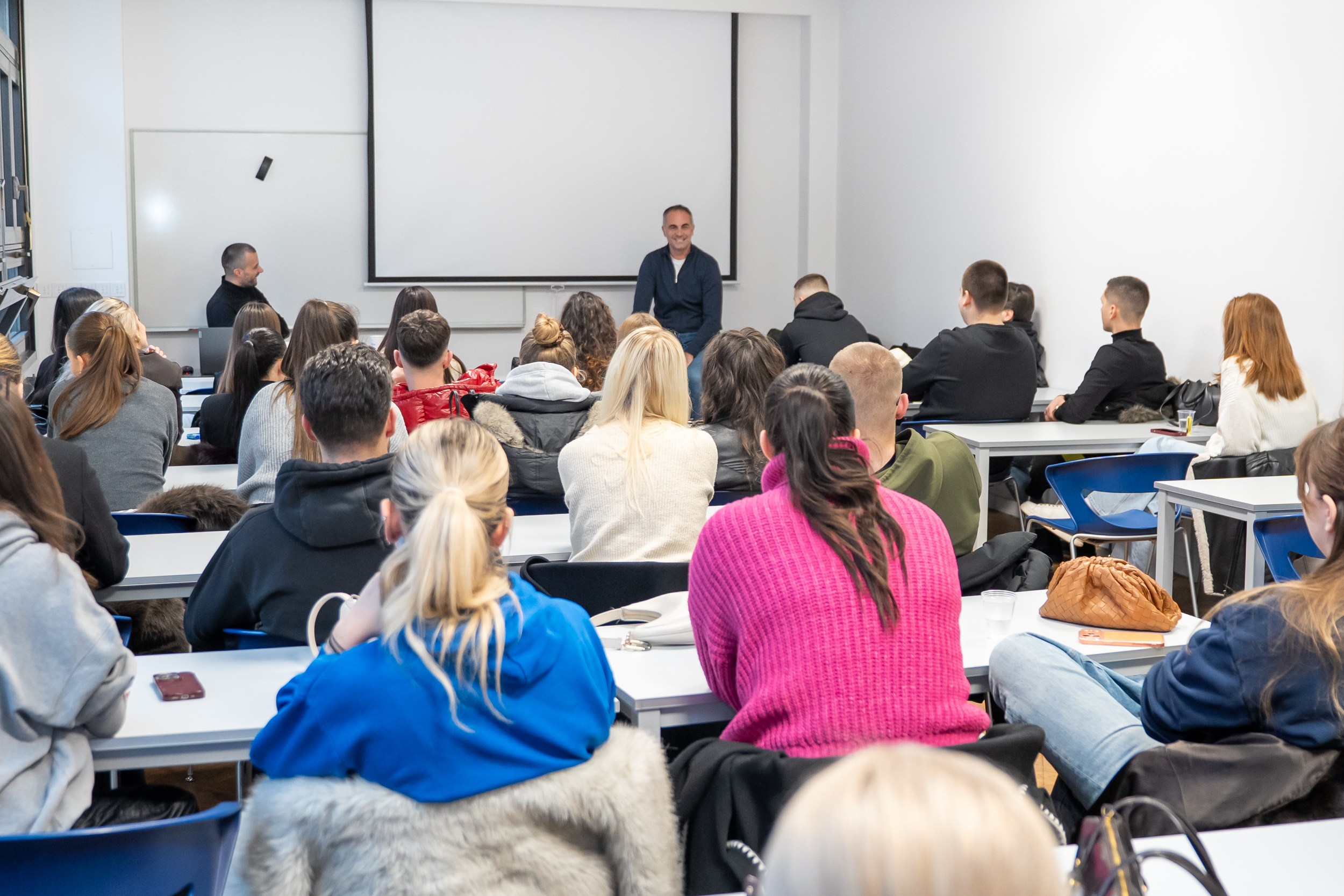 Joško Lokas održao je predavanje za VERN'ove studente PR-a
