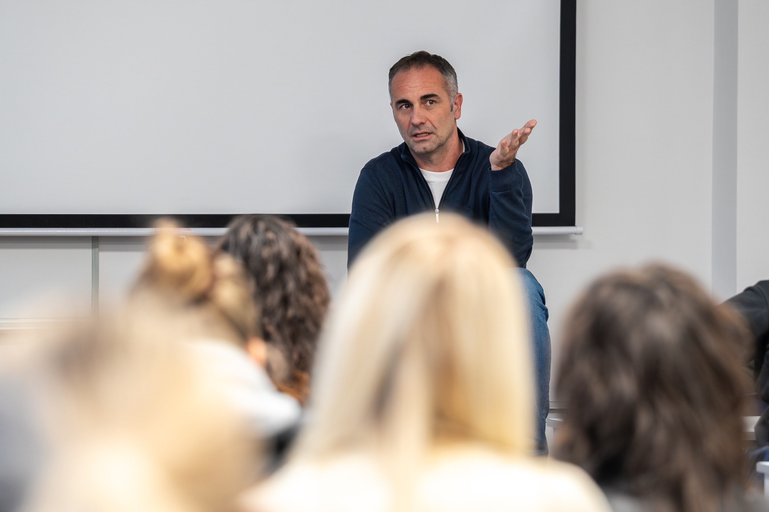 Joško Lokas održao je predavanje za VERN'ove studente PR-a