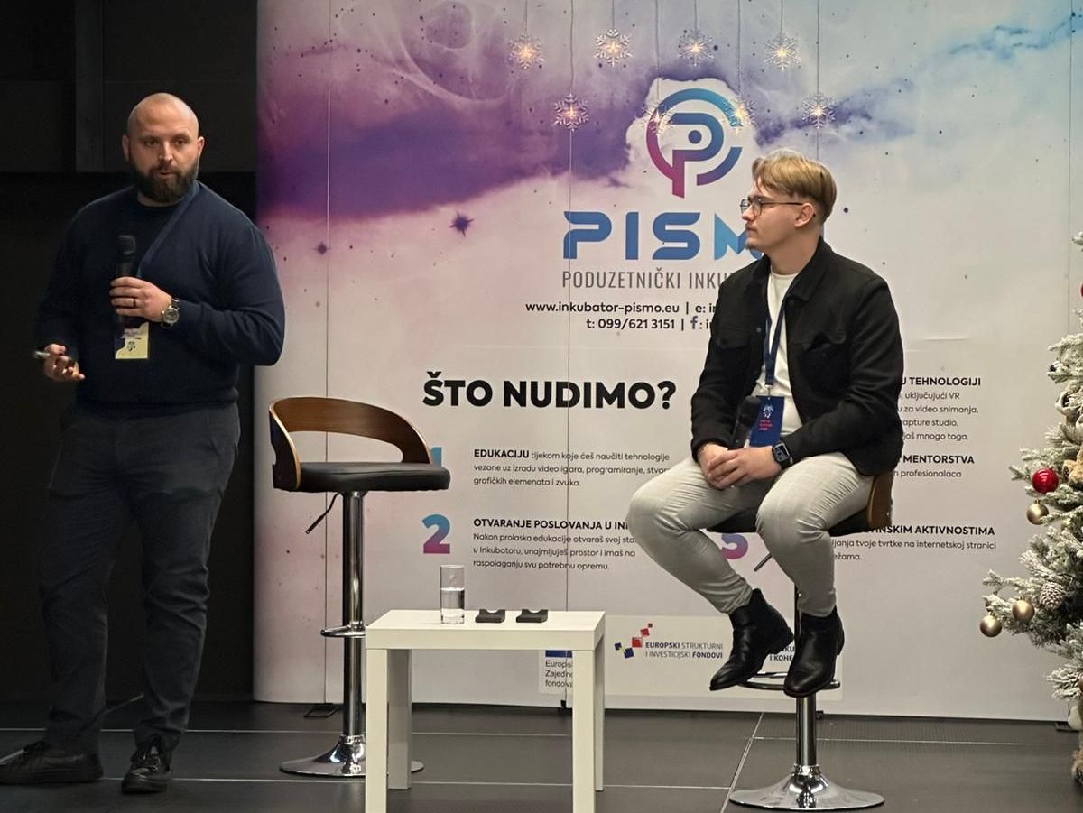 VERN'ov pročelnik doc. dr. sc. Petar Kolar i student Toni Jelavić