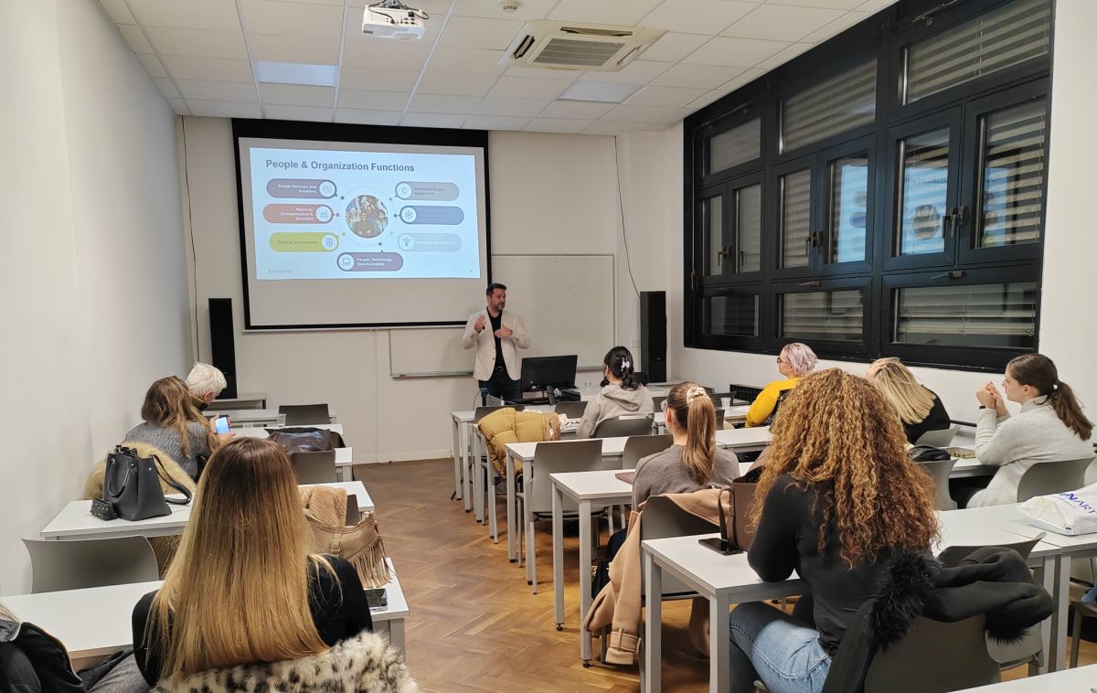 Sven Srebrić iz Novartisa gostovao pred studentima VERN'a