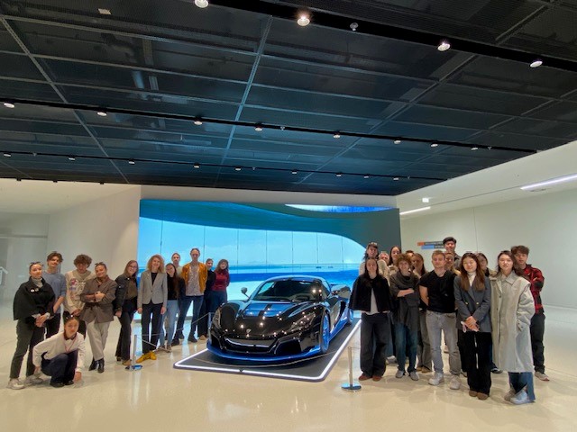 Grupa studenata u posjetu Rimac Campusu