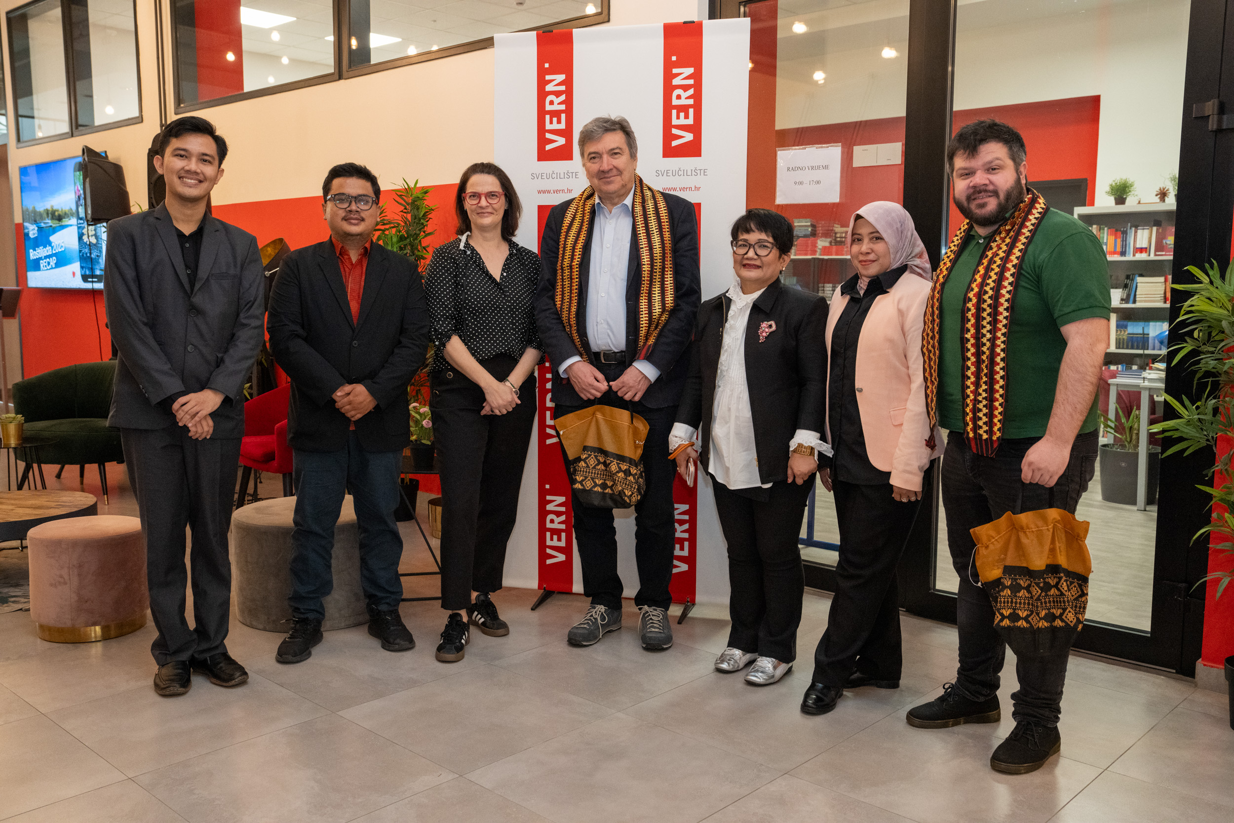 Akademska delegacija iz Indonezije u posjetu Sveučilištu VERN'