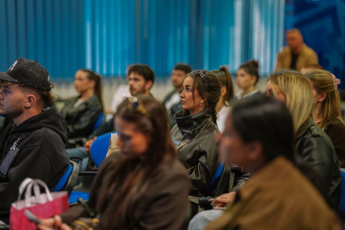 Studenti Sveučilišta VERN' na terenskoj nastavi u GNK Dinamo