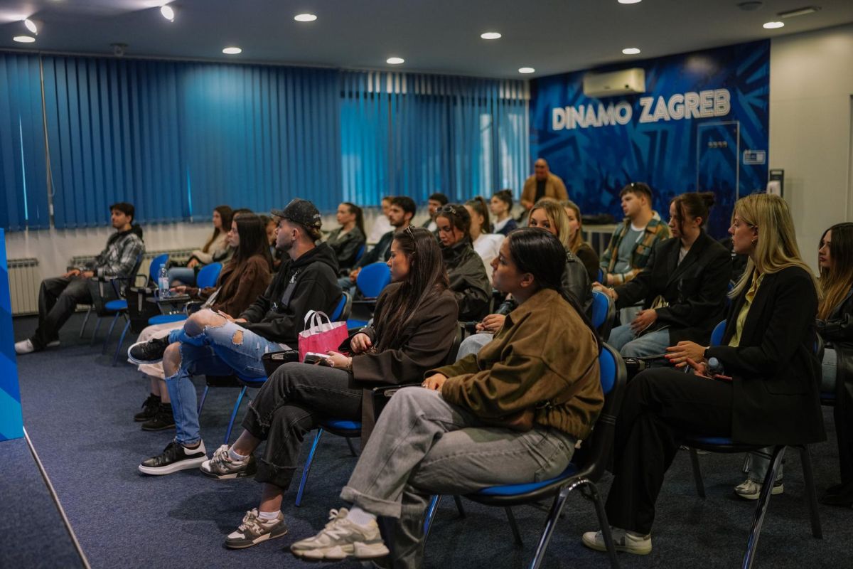 Studenti Sveučilišta VERN' na terenskoj nastavi u GNK Dinamo