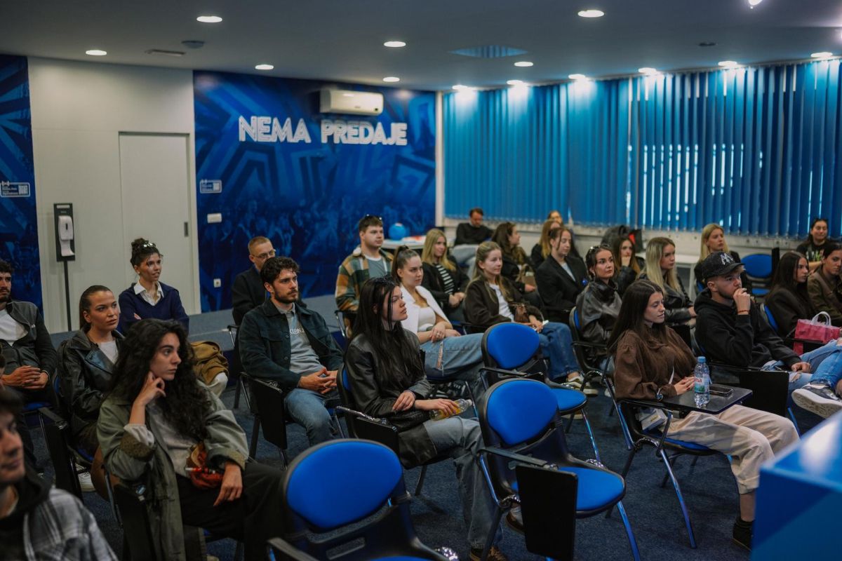 Studenti Sveučilišta VERN' na terenskoj nastavi u GNK Dinamo