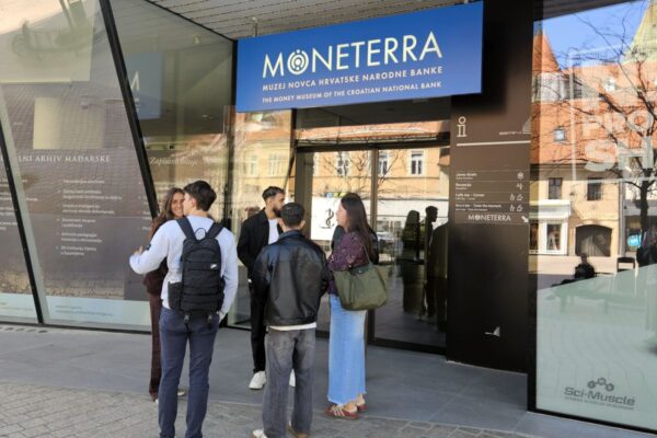Erasmus studenti s VERN'a u posjetu Muzeju novca Hrvatske narodne banke