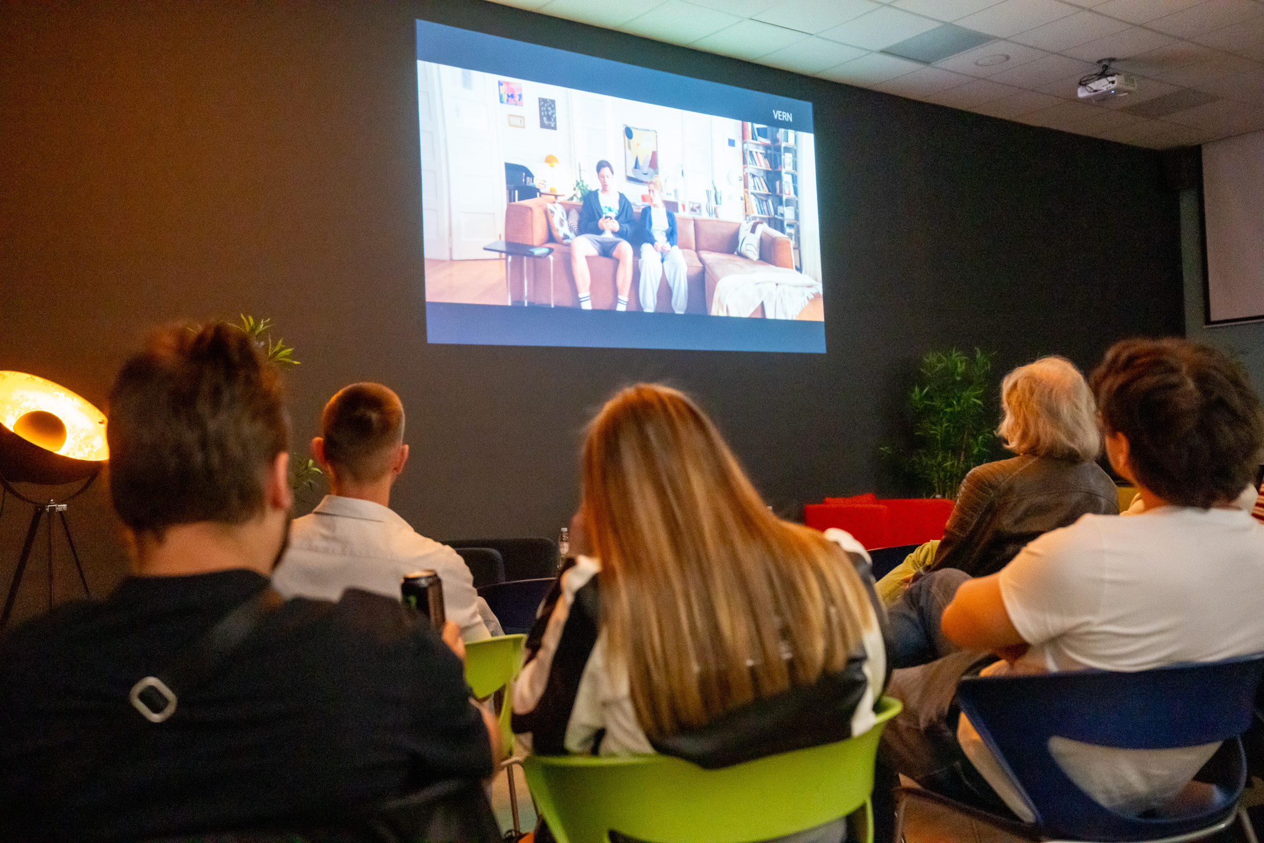Projekcija filma "Svadba" na Sveučilištu VERN'