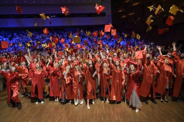 Svečana promocija diplomanata Sveučilišta VERN' u KD Vatroslava Lisinskog